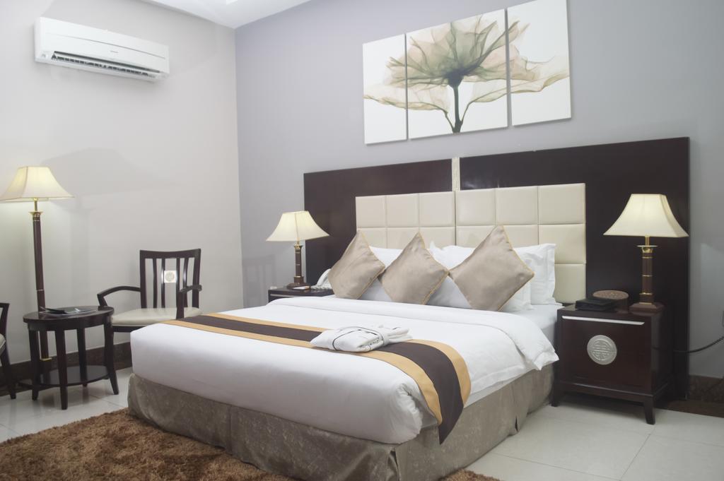 Grandbee Suites Ikeja Dış mekan fotoğraf