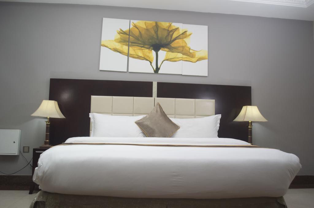 Grandbee Suites Ikeja Dış mekan fotoğraf