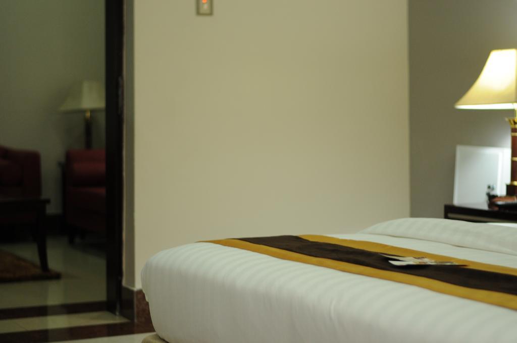 Grandbee Suites Ikeja Dış mekan fotoğraf