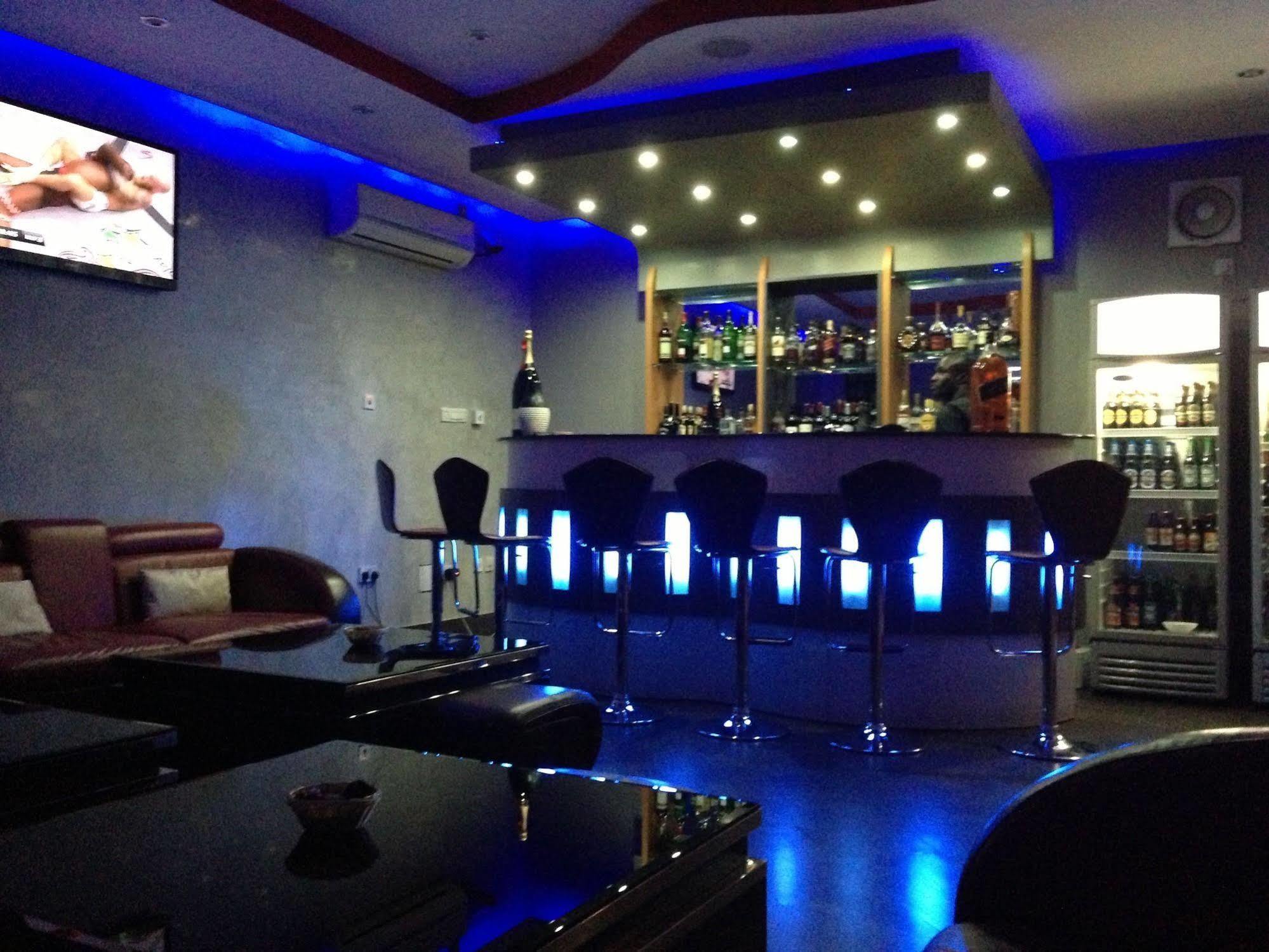 Grandbee Suites Ikeja Dış mekan fotoğraf