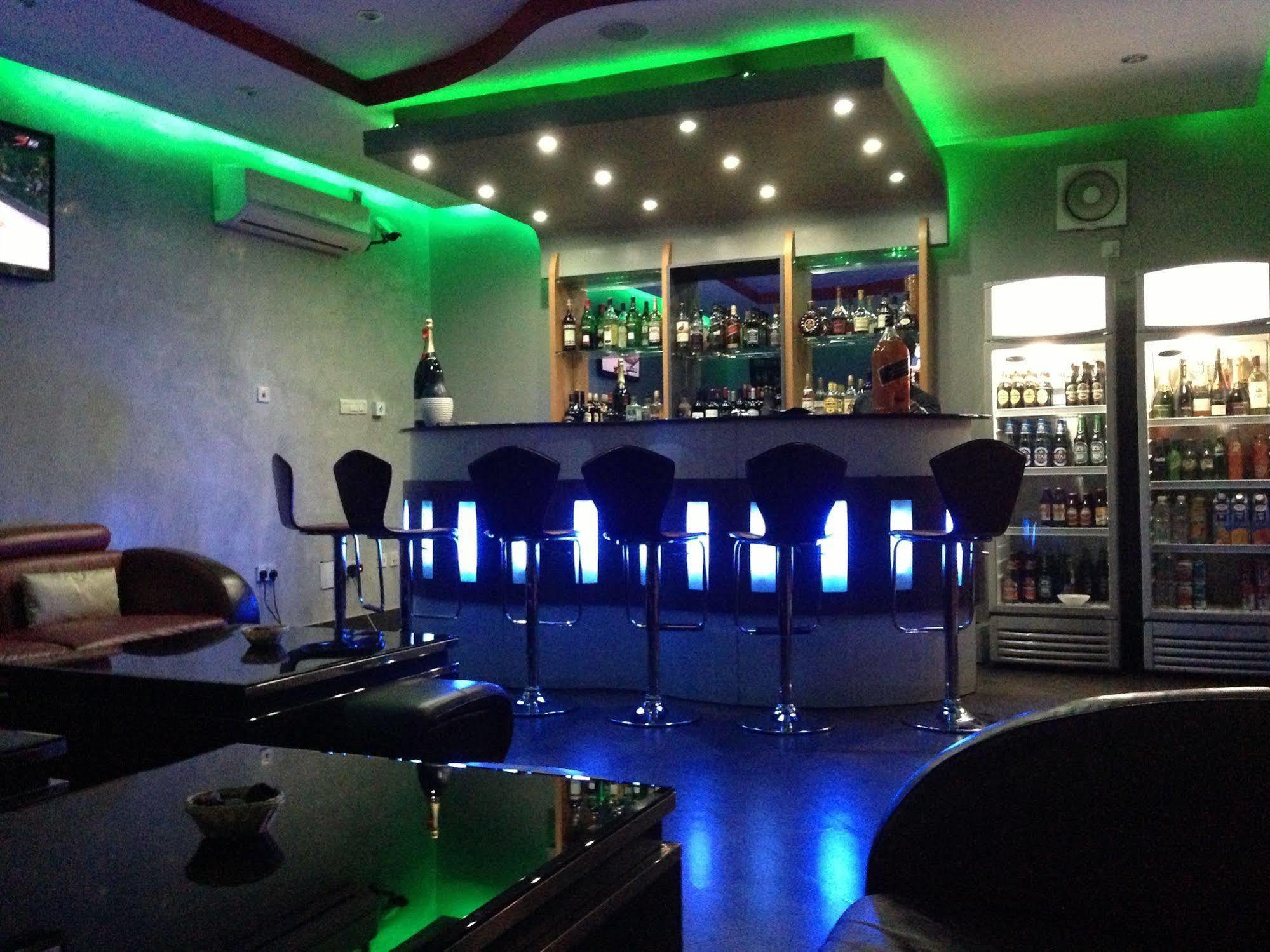 Grandbee Suites Ikeja Dış mekan fotoğraf